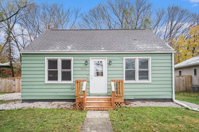 1524 Humphrey St in Kalamazoo, MI - Building Photo - Building Photo