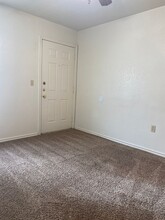 1112 Williams Ave in Cleburne, TX - Foto de edificio - Building Photo