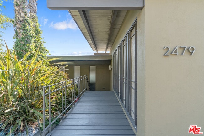 2479 Lanterman Terrace in Los Angeles, CA - Building Photo - Building Photo