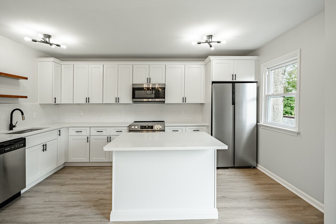 61 Pennsylvania Ave in Phoenixville, PA - Building Photo