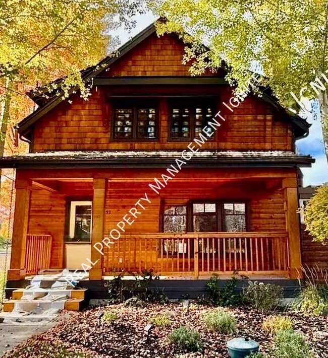 property at 453 S Pine St