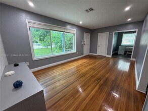11305 NE 13th Ave in Miami, FL - Building Photo - Building Photo