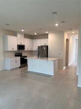 4558 Small Creek Rd in Kissimmee, FL - Building Photo - Building Photo