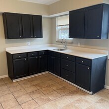 16315 Judson Dr in Cleveland, OH - Foto de edificio - Building Photo