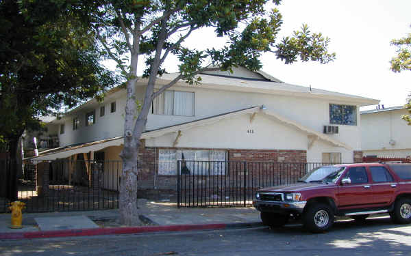 411 N Rose St in Anaheim, CA - Foto de edificio - Building Photo