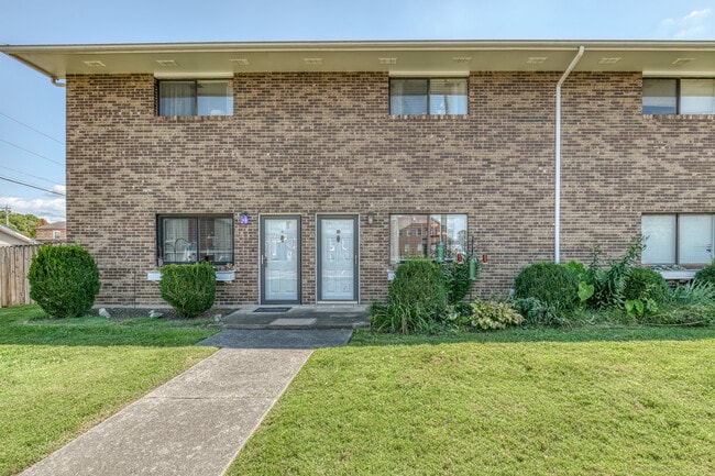 property at 1591 Kenmore Dr