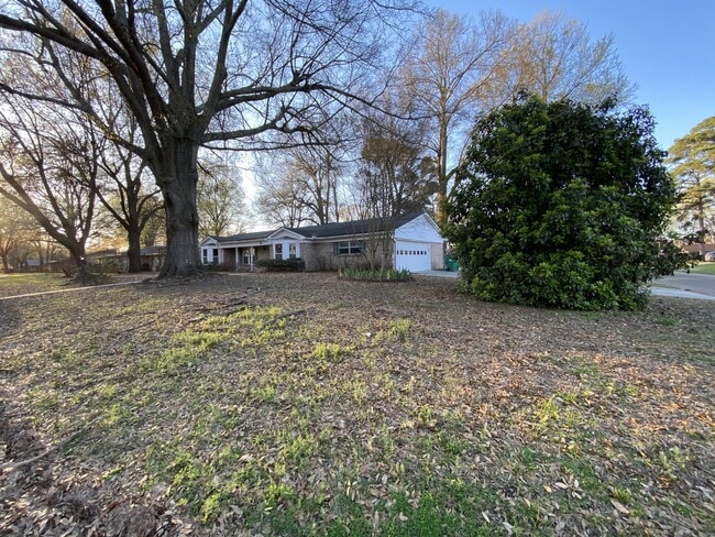 property at 2 Knightsbridge Pl