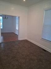 518 E Mitchell St in Marshall, MO - Building Photo - Building Photo