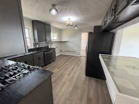 1708 Syracuse Dr in Lebanon, IN - Building Photo