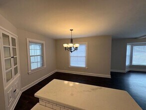 101 Lakewood Dr in Greenville, NC - Building Photo - Building Photo