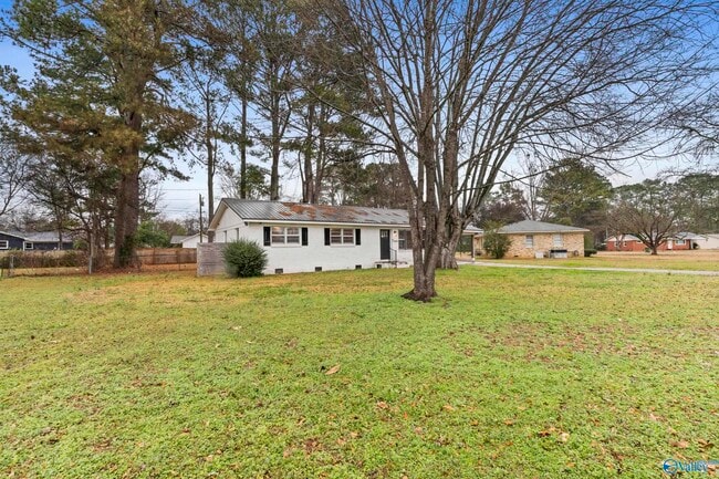 3608 Northwest Crestmore Avenue in Huntsville, AL - Building Photo - Building Photo