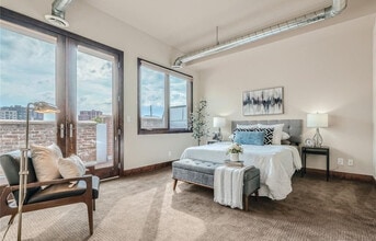 2101 Larimer St, Unit 301 in Denver, CO - Foto de edificio - Building Photo