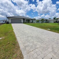 2710 NW 5th Terrace in Cape Coral, FL - Building Photo