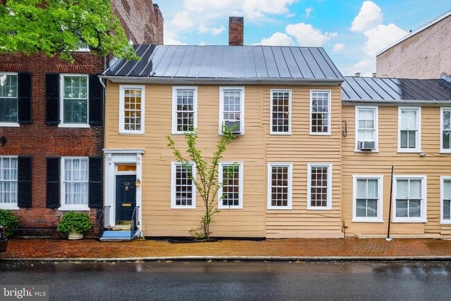 property at 126 S Fairfax St