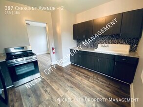 387 Crescent Ave in Buffalo, NY - Building Photo - Building Photo