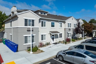 Rodeo Gateway Apartments in Rodeo, CA - Building Photo - Primary Photo