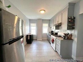 29 Waverly St, Unit 3 in Boston, MA - Building Photo - Building Photo