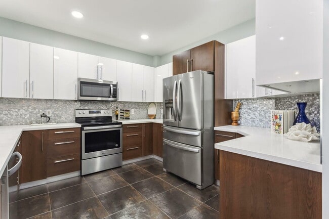 property at 3960 N Flagler Dr