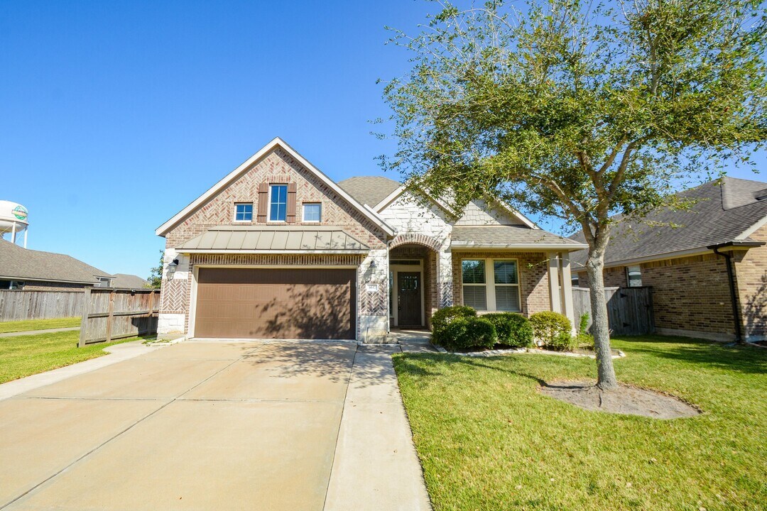 3617 Bartlett Way Dr in Pearland, TX - Foto de edificio