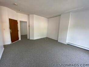63 S Huntington Ave, Unit 5 in Boston, MA - Building Photo - Building Photo