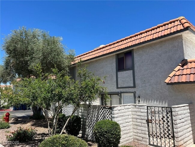 913 Willow Tree Dr in Las Vegas, NV - Building Photo - Building Photo