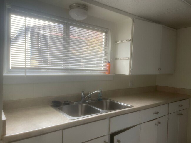property at 514 W Main St