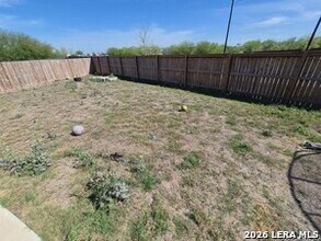 5924 Pearl Mdw in Converse, TX - Building Photo - Building Photo