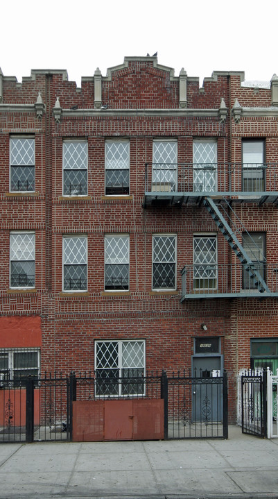 1639 St Johns Pl in Brooklyn, NY - Foto de edificio