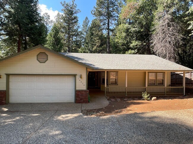 14579 Carnegie Rd in Magalia, CA - Building Photo - Building Photo