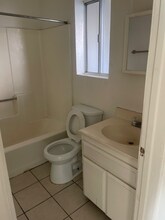 11200 Vintage Rd in Adelanto, CA - Building Photo - Building Photo