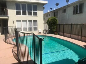 1732 N Harvard Blvd in Los Angeles, CA - Building Photo - Building Photo