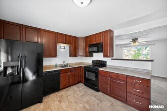 15866 E Cornell Pl in Aurora, CO - Building Photo - Building Photo
