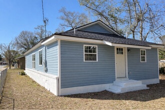 209 Archer St in Waycross, GA - Foto de edificio - Building Photo