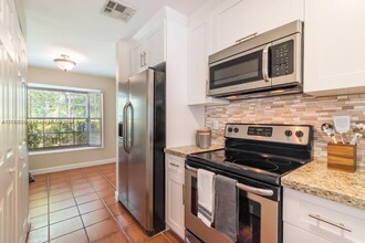 3871 NW 122nd Terrace in Sunrise, FL - Building Photo - Building Photo