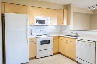 The Madison in Edmonton, AB - Building Photo - Building Photo