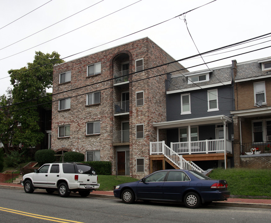 519 Kennedy St NW in Washington, DC - Foto de edificio