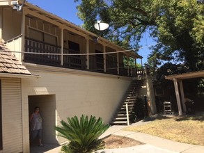 Sycamore Square in Modesto, CA - Building Photo - Building Photo