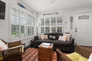 36 Weeden St in St. Augustine, FL - Building Photo