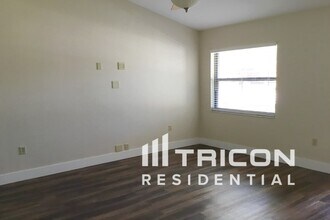 1074 Deer Hollow Way in Sarasota, FL - Building Photo - Building Photo