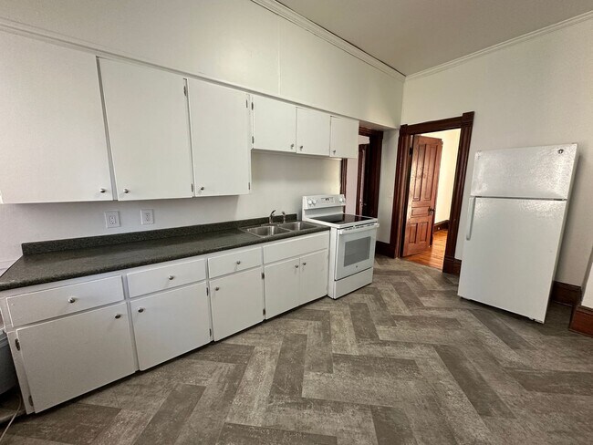 1040 Jackson St NW in Grand Rapids, MI - Building Photo - Building Photo