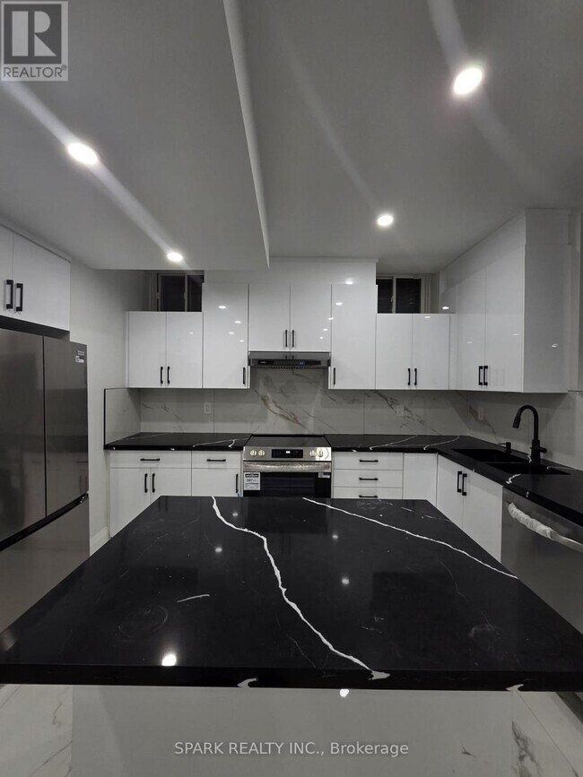 1432 Yellow Rose Cir in Oakville, ON - Building Photo - Building Photo