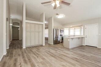 11205 W Sunflower Pl in Avondale, AZ - Foto de edificio - Building Photo