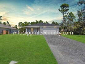 4071 Conestoga St in Port Charlotte, FL - Building Photo