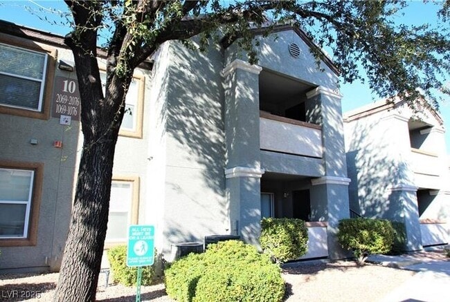 555 E Silverado Ranch Blvd in Las Vegas, NV - Building Photo - Building Photo