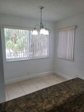 5612 Rock Island Rd in Tamarac, FL - Building Photo - Building Photo