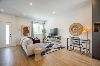 16358-1623A 23 A Ave in Surrey, BC - Building Photo - Building Photo