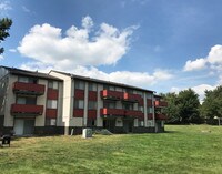 Building Photo - Applewood At The Cove Apartments in Kansas City, Missouri