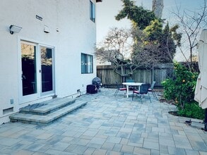 1495 Kavanaugh Dr, Unit #201-203 in East Palo Alto, CA - Building Photo - Building Photo