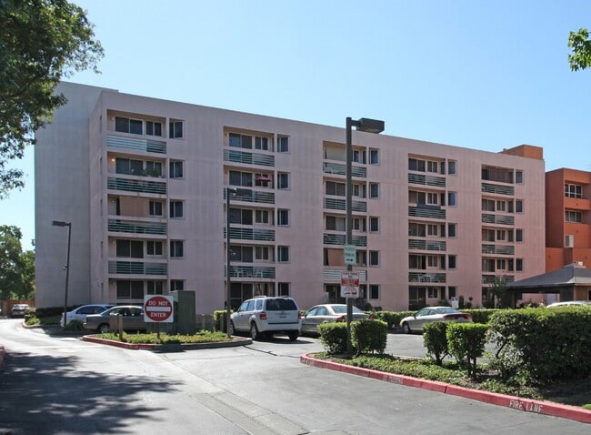 530 Coffee Rd in Modesto, CA - Building Photo - Building Photo