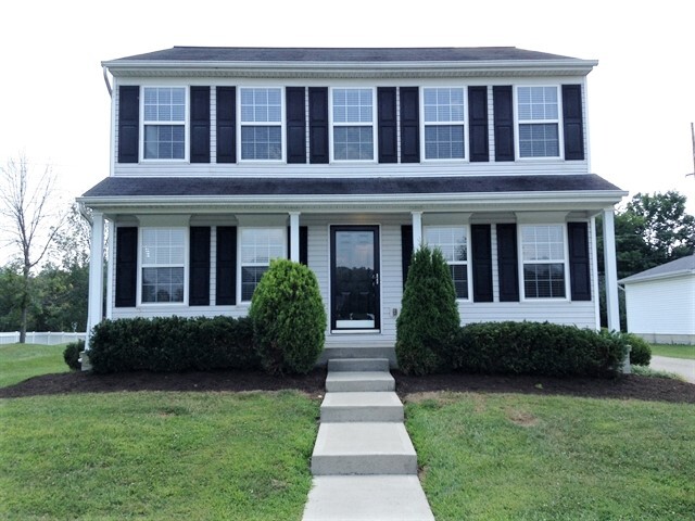 1425 Stableview Cir in Maineville, OH - Building Photo